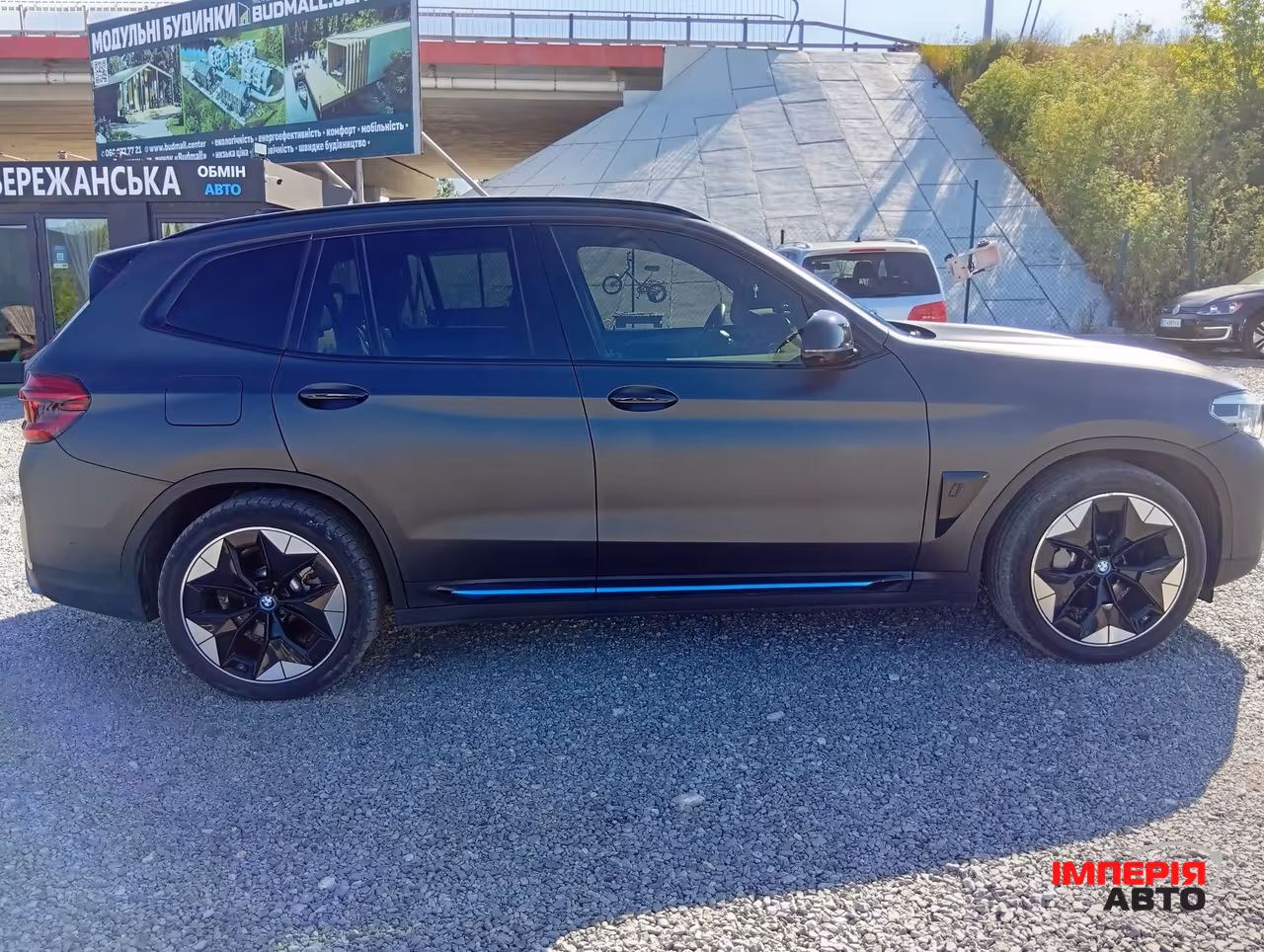 BMW iX3 - фото 9