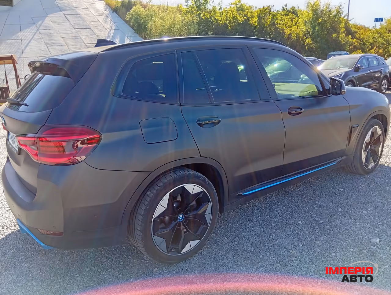 BMW iX3 - фото 8