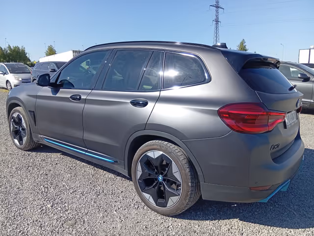 BMW iX3 - фото 4