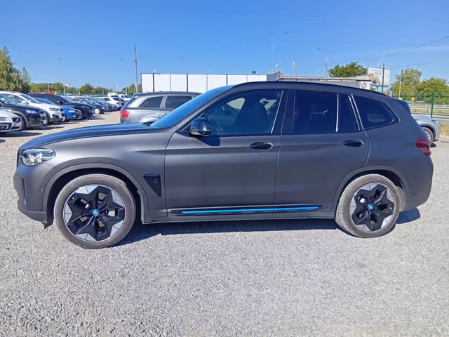 BMW iX3 - фото 3