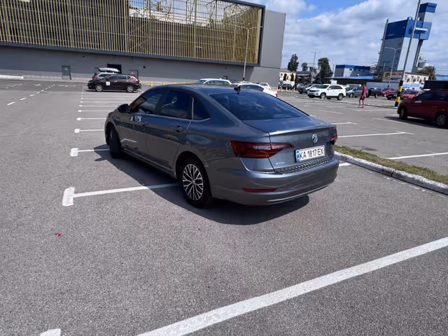 Volkswagen Jetta - фото 5