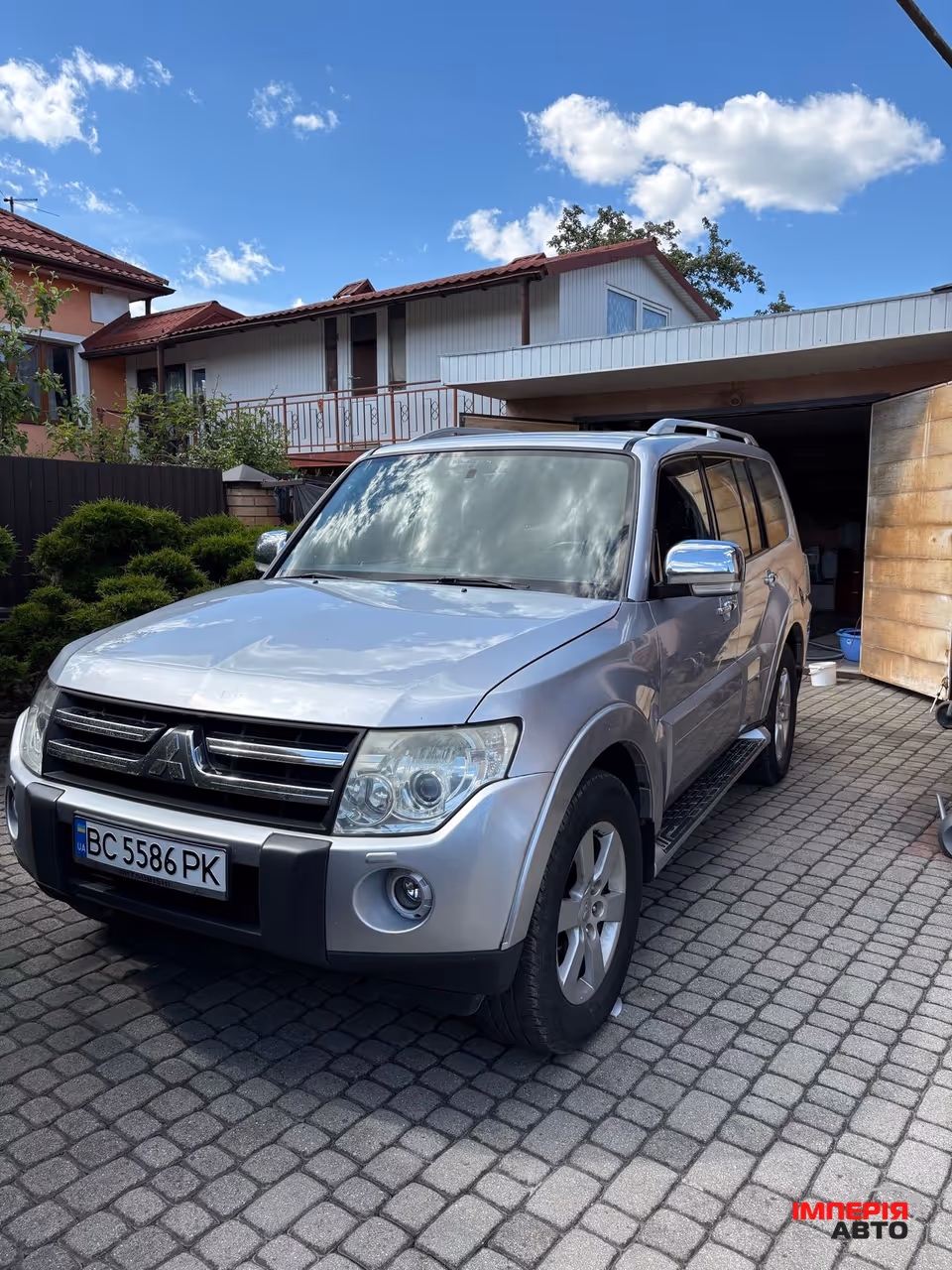 Mitsubishi Pajero - фото 2