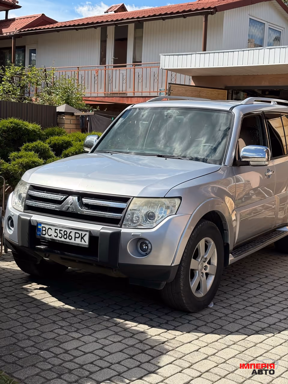 Mitsubishi Pajero - фото 1