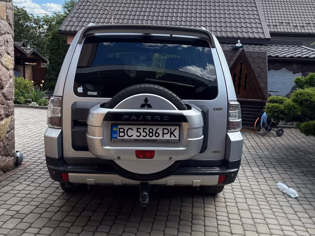 Mitsubishi Pajero - фото 5