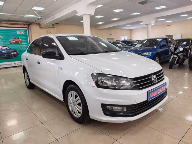 Volkswagen Polo - фото 1