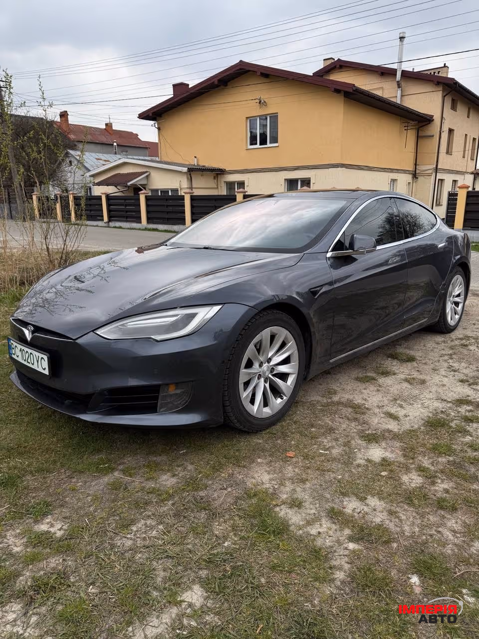 Tesla Model S - фото 1
