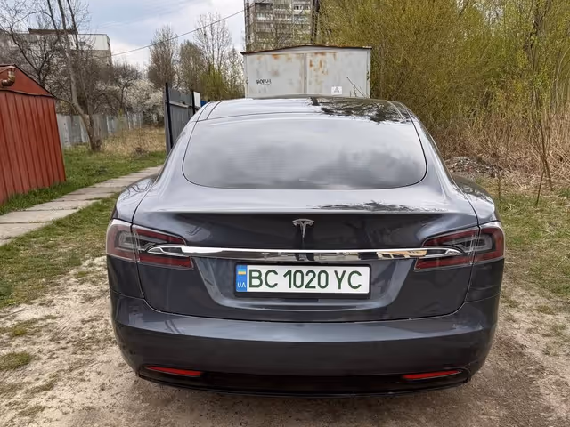 Tesla Model S - фото 4