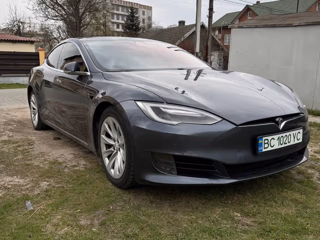 Tesla Model S - фото 2