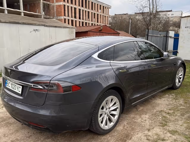 Tesla Model S - фото 3