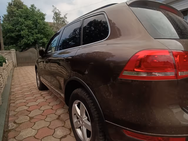 Volkswagen Touareg - фото 2
