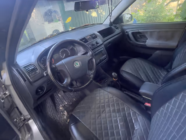 Skoda Fabia - фото 4