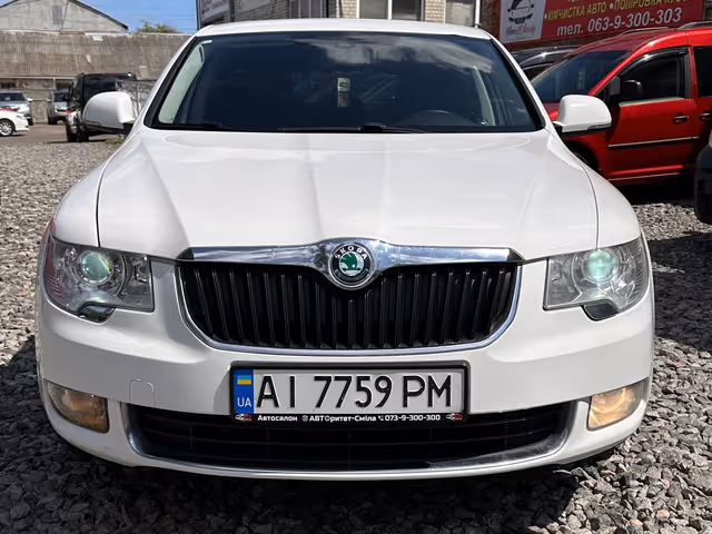 Skoda Superb - фото 3