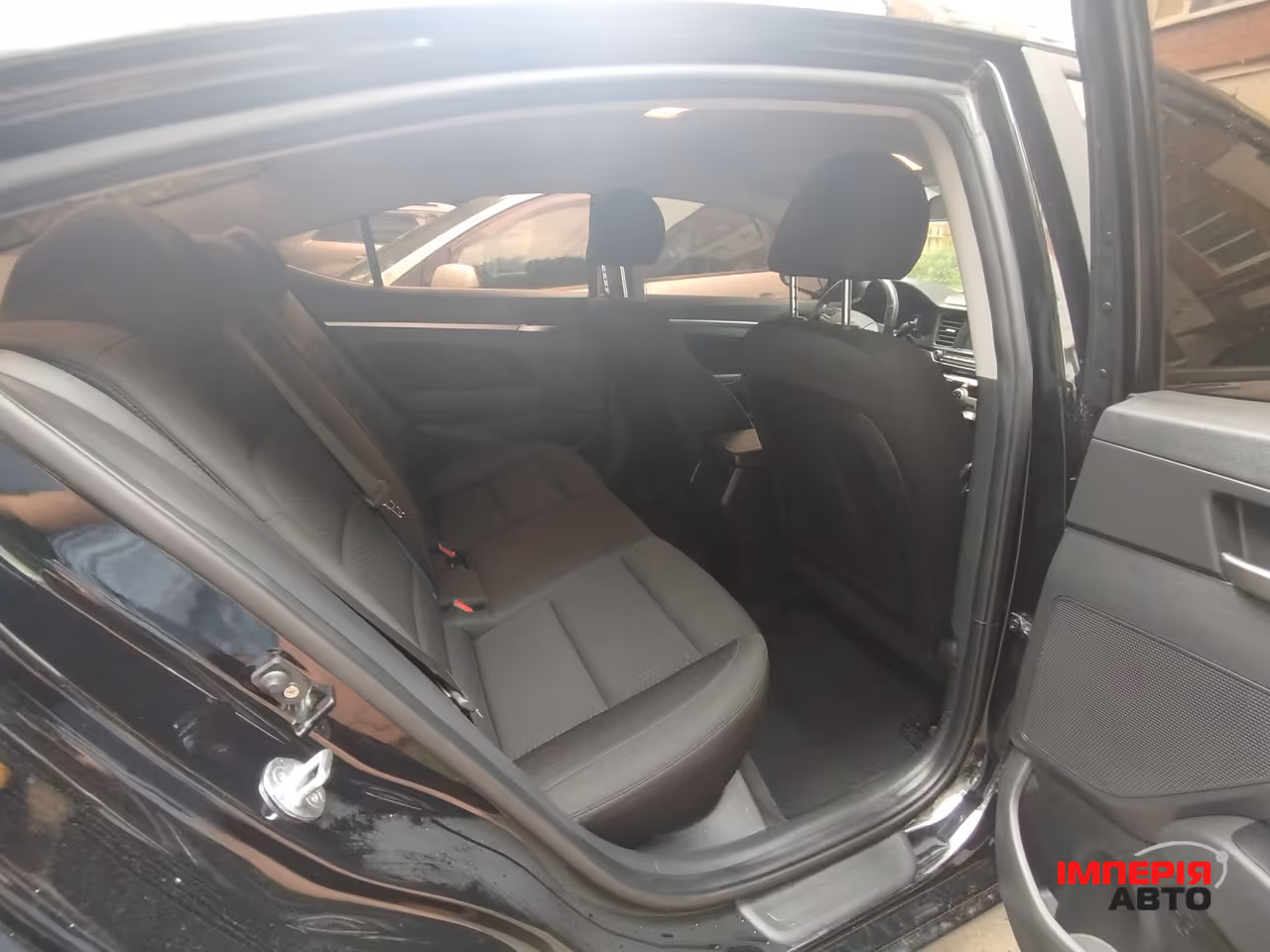 Hyundai Elantra - фото 16