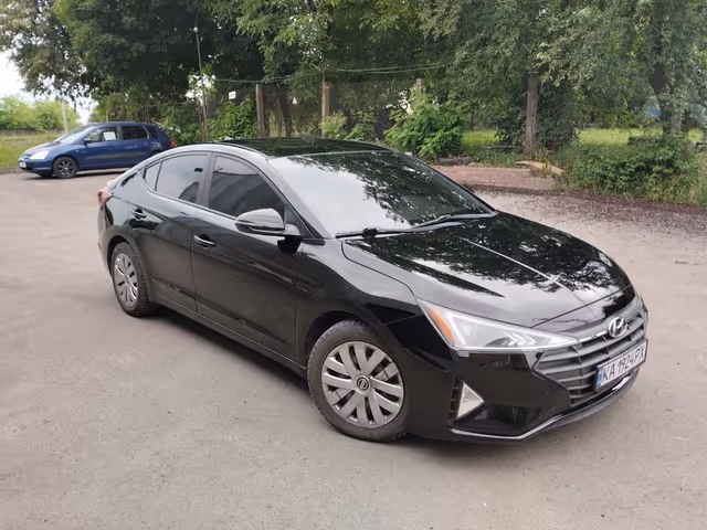 Hyundai Elantra - фото 4