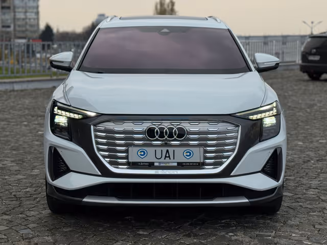 Audi Q5 e-tron - фото 2
