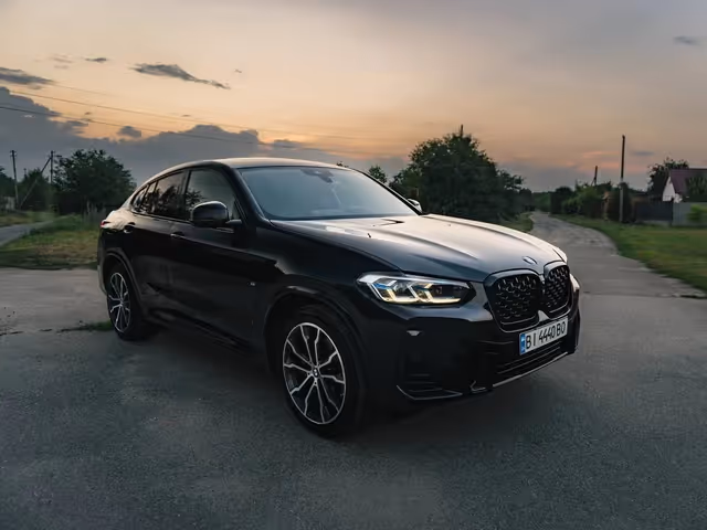 BMW X4 - фото 1