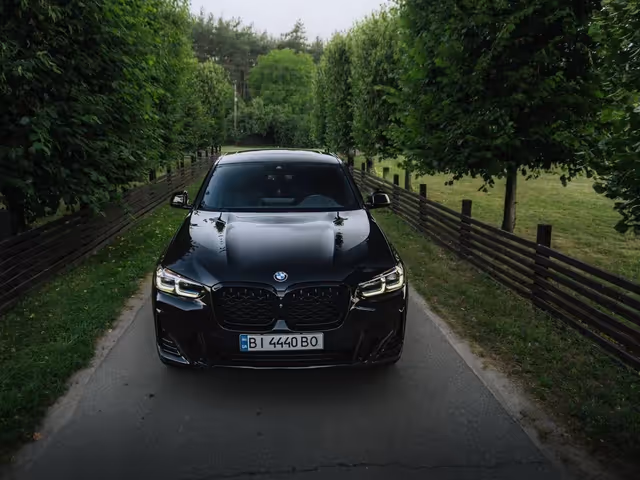BMW X4 - фото 2