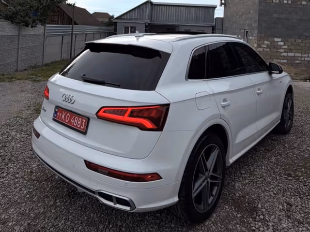 Audi SQ5 - фото 4