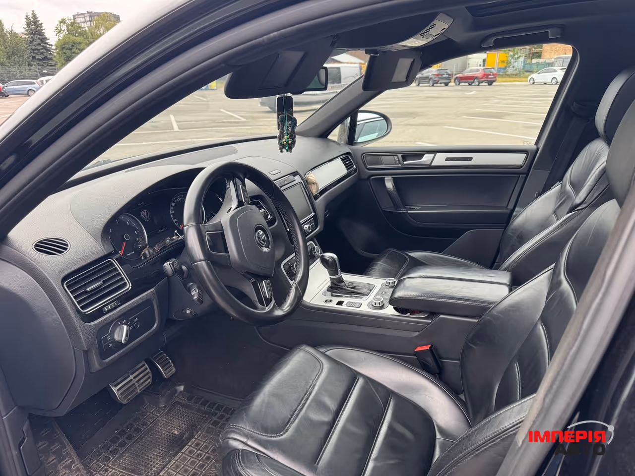 Volkswagen Touareg - фото 4