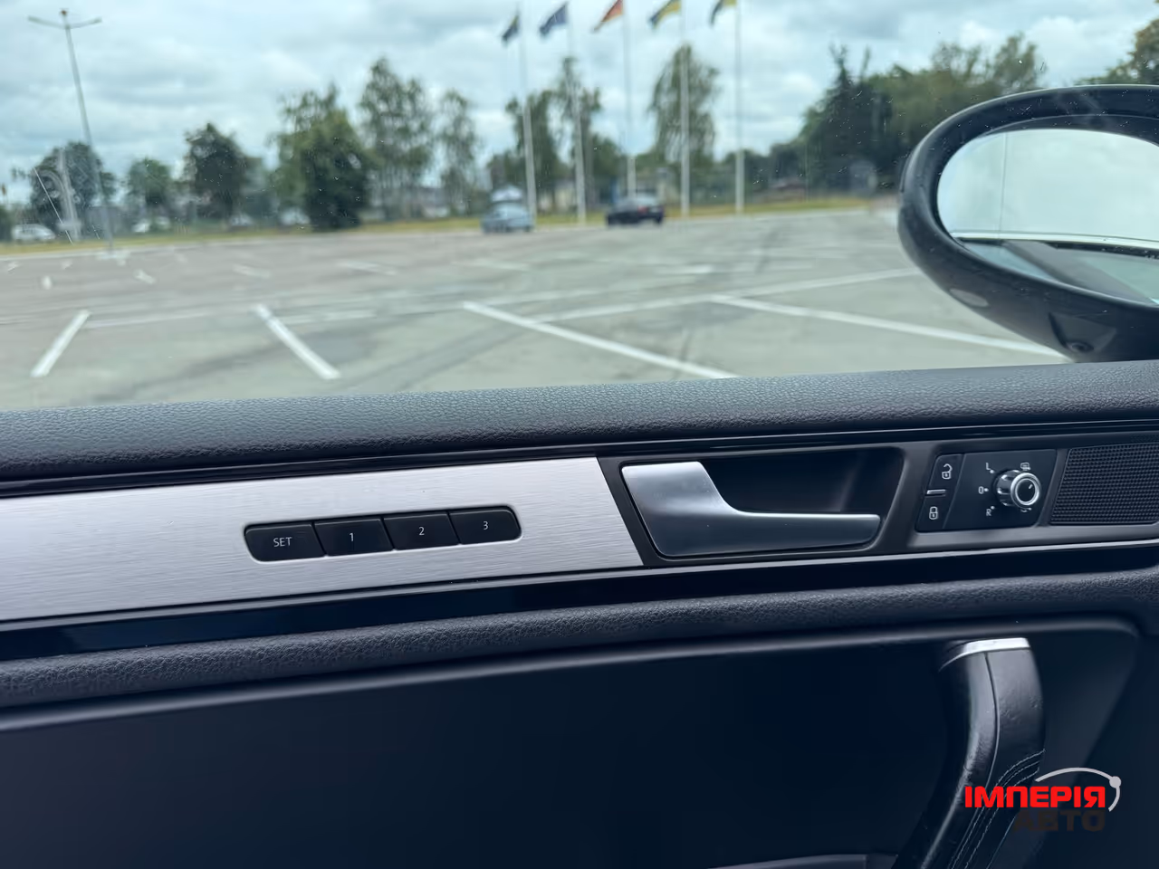 Volkswagen Touareg - фото 5