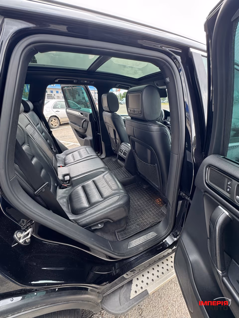 Volkswagen Touareg - фото 9