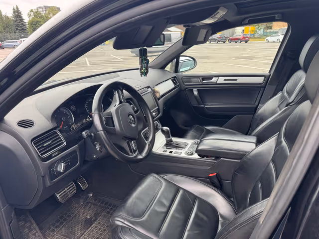 Volkswagen Touareg - фото 4