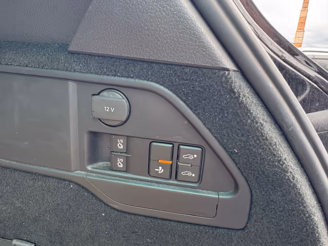 Volkswagen Touareg - фото 3