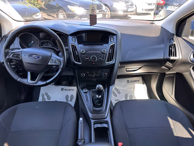 Ford Focus - фото 5