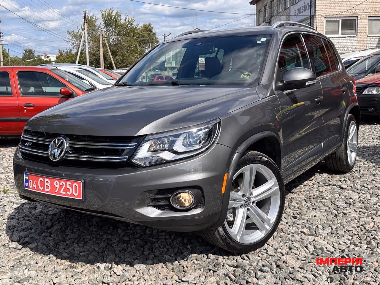 Volkswagen Tiguan - фото 2