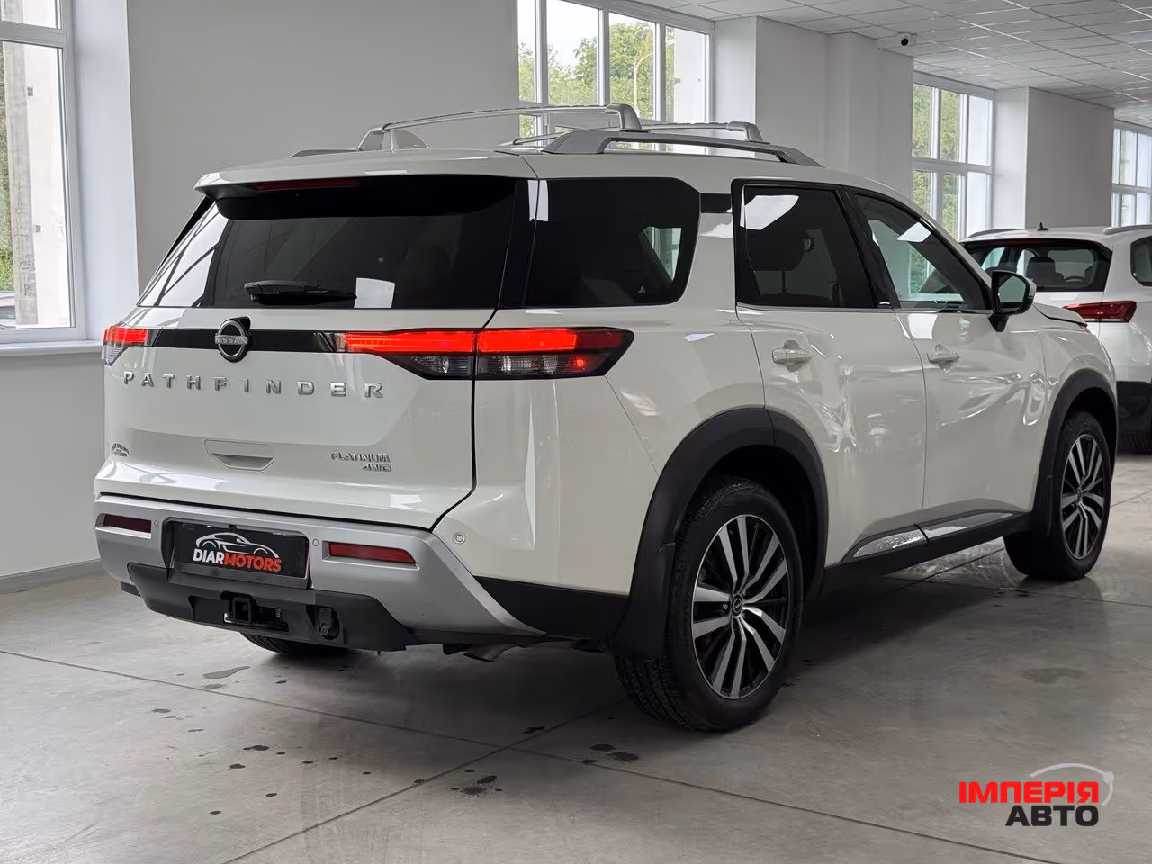 Nissan Pathfinder - фото 3