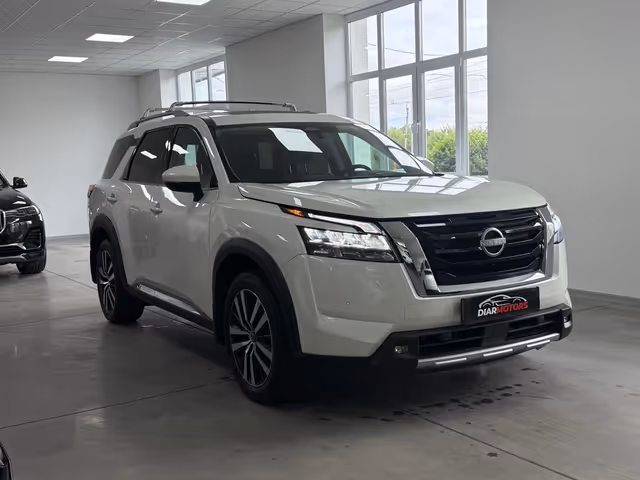 Nissan Pathfinder - фото 2
