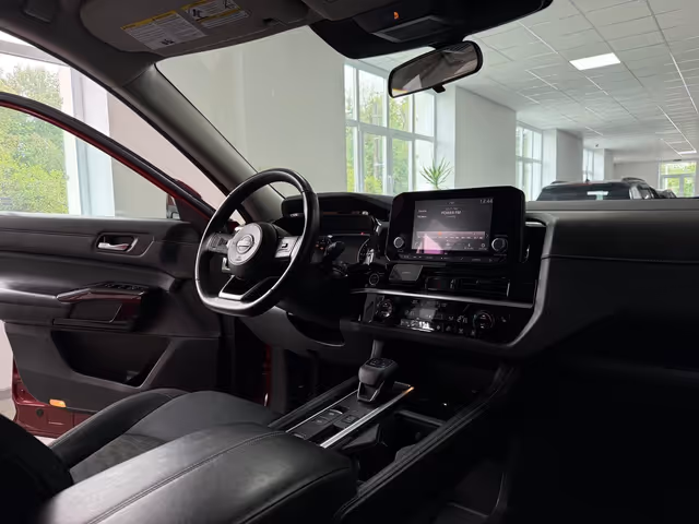 Nissan Pathfinder - фото 3