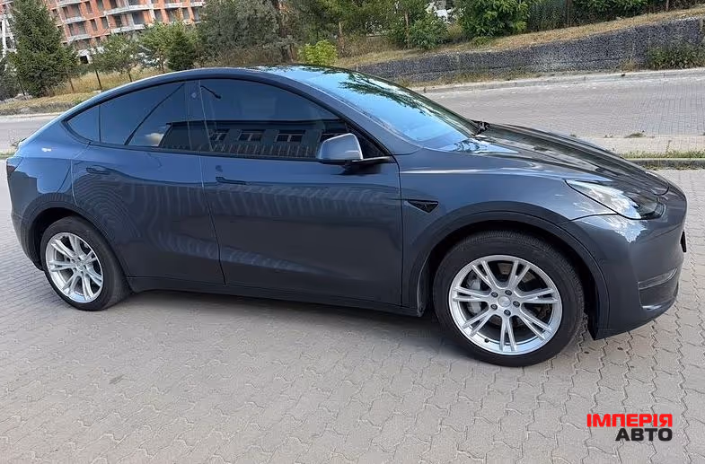 Tesla Model Y - фото 3