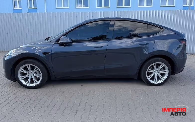 Tesla Model Y - фото 10
