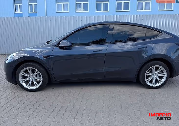 Tesla Model Y - фото 9