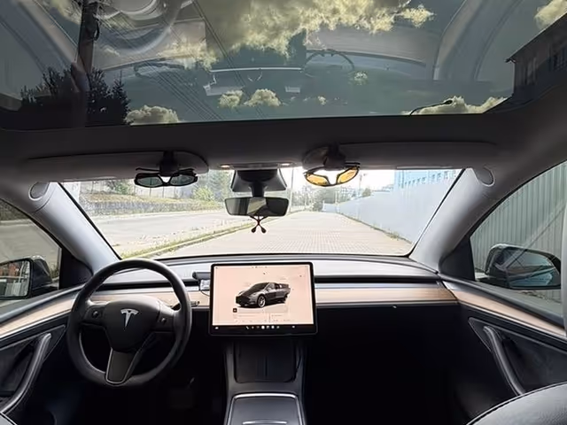 Tesla Model Y - фото 4