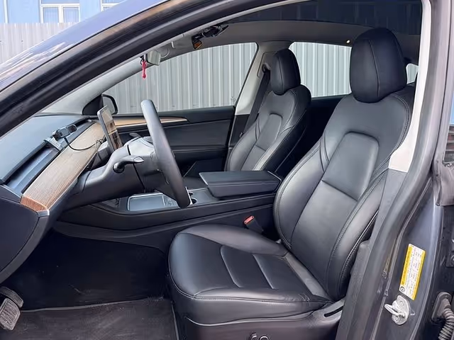 Tesla Model Y - фото 5