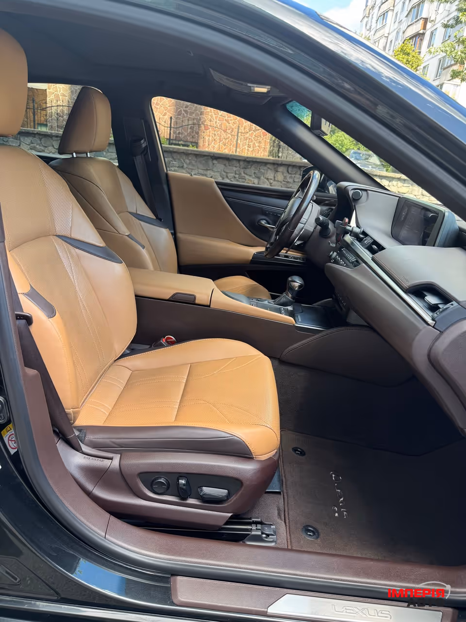 Lexus ES - фото 12