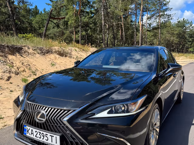 Lexus ES - фото 1
