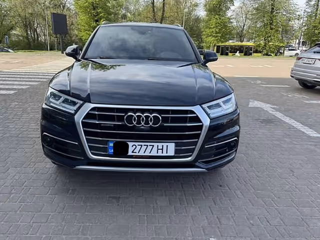 Audi Q5 - фото 1