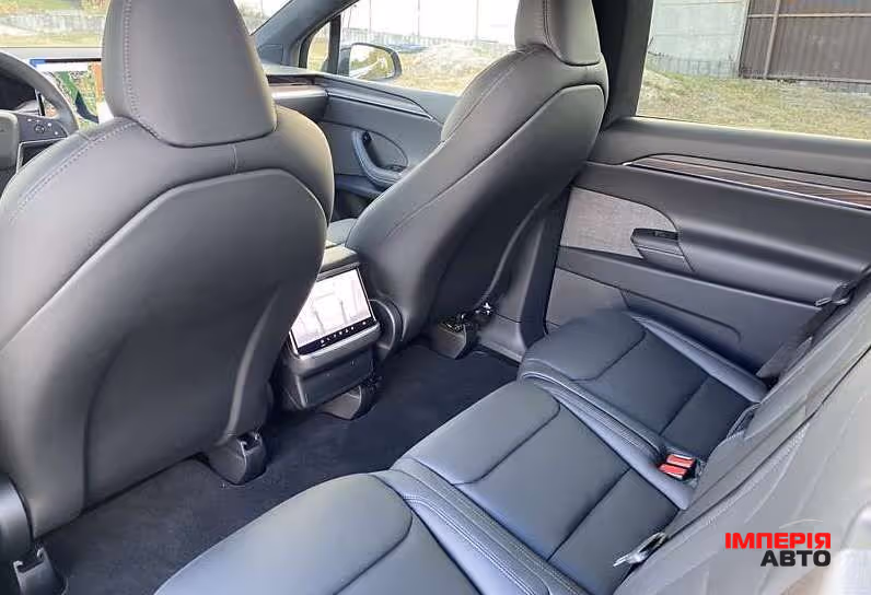 Tesla Model X - фото 9