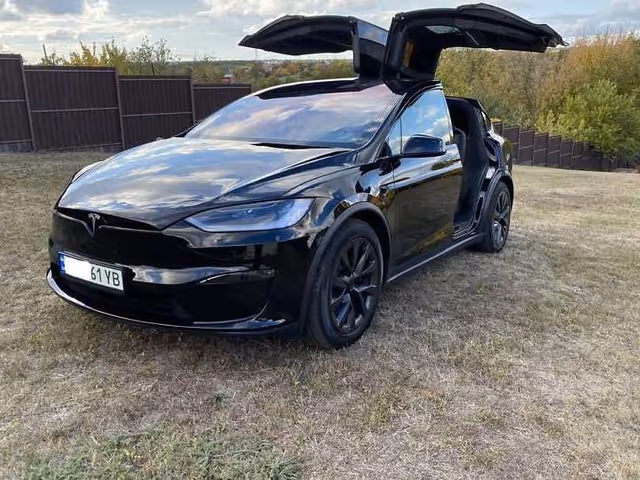 Tesla Model X - фото 4