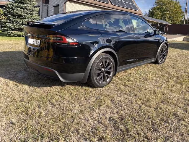 Tesla Model X - фото 3