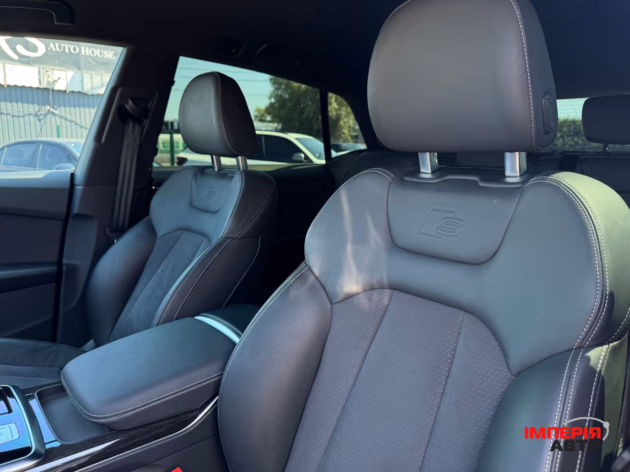 Audi Q8 - фото 28