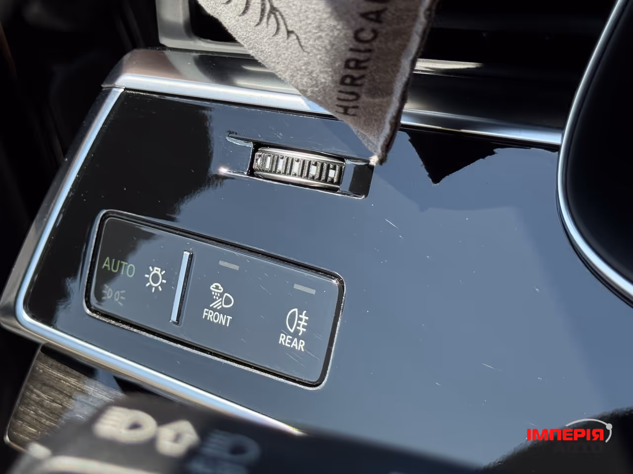 Audi Q8 - фото 22