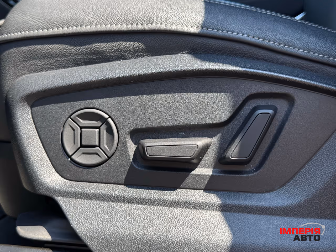 Audi Q8 - фото 21