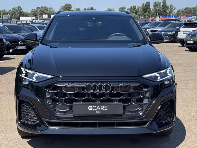 Audi Q8 - фото 3