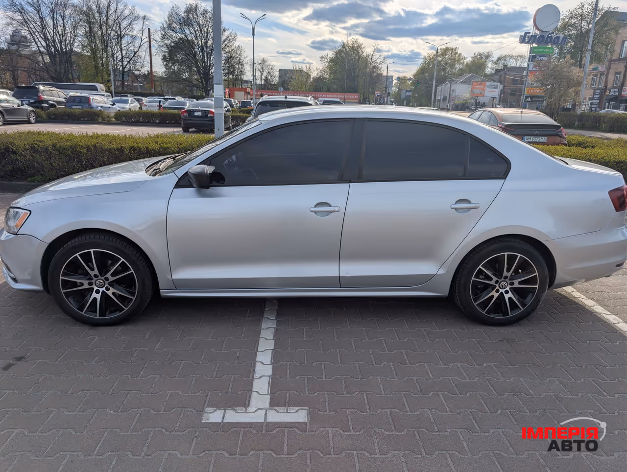 Volkswagen Jetta - фото 3