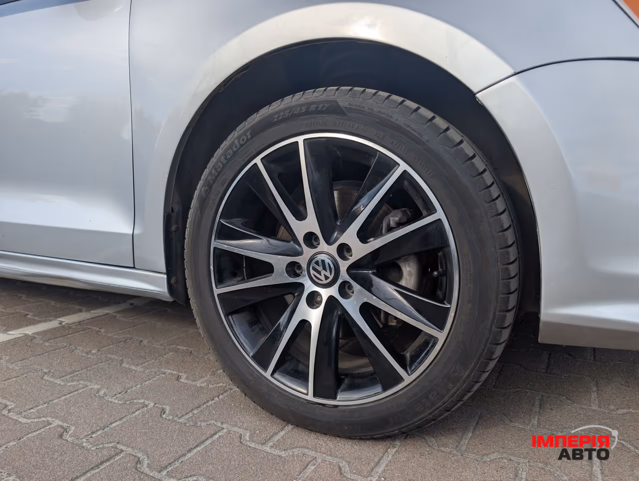 Volkswagen Jetta - фото 6