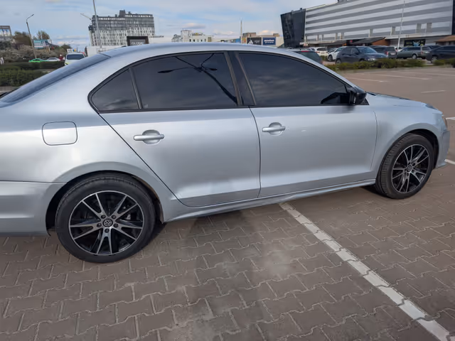 Volkswagen Jetta - фото 5